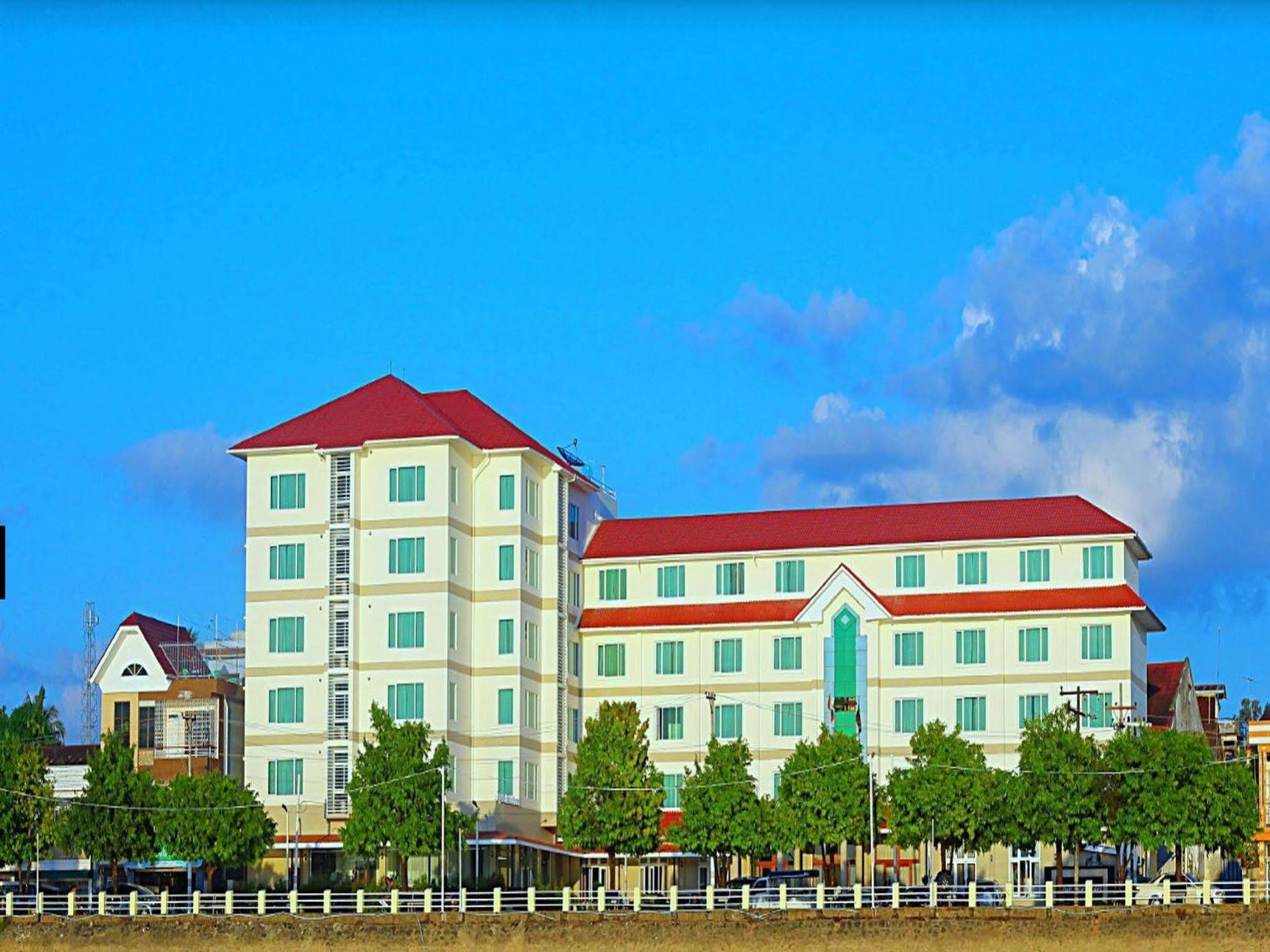 Ngwe Moe Hotel Mawlamyine Buitenkant foto
