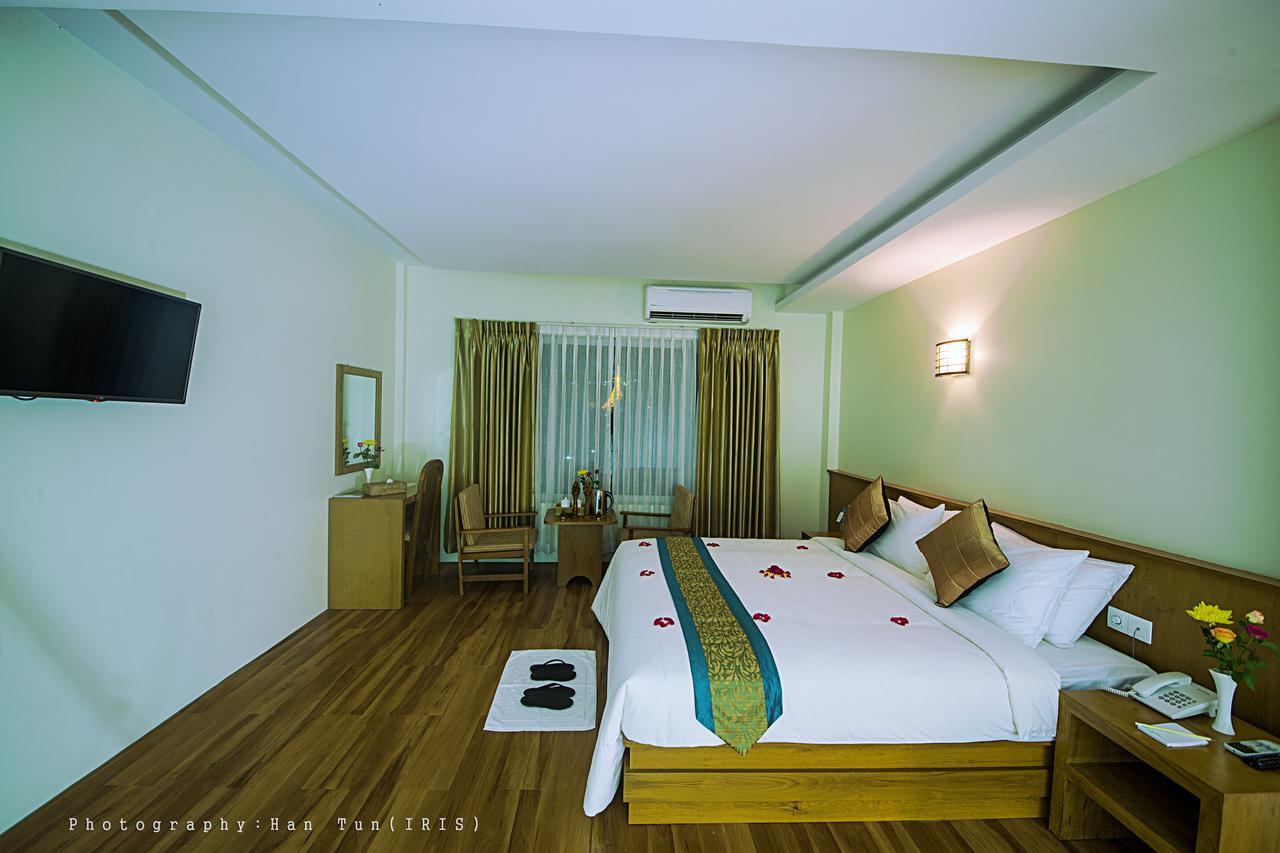 Ngwe Moe Hotel Mawlamyine Buitenkant foto