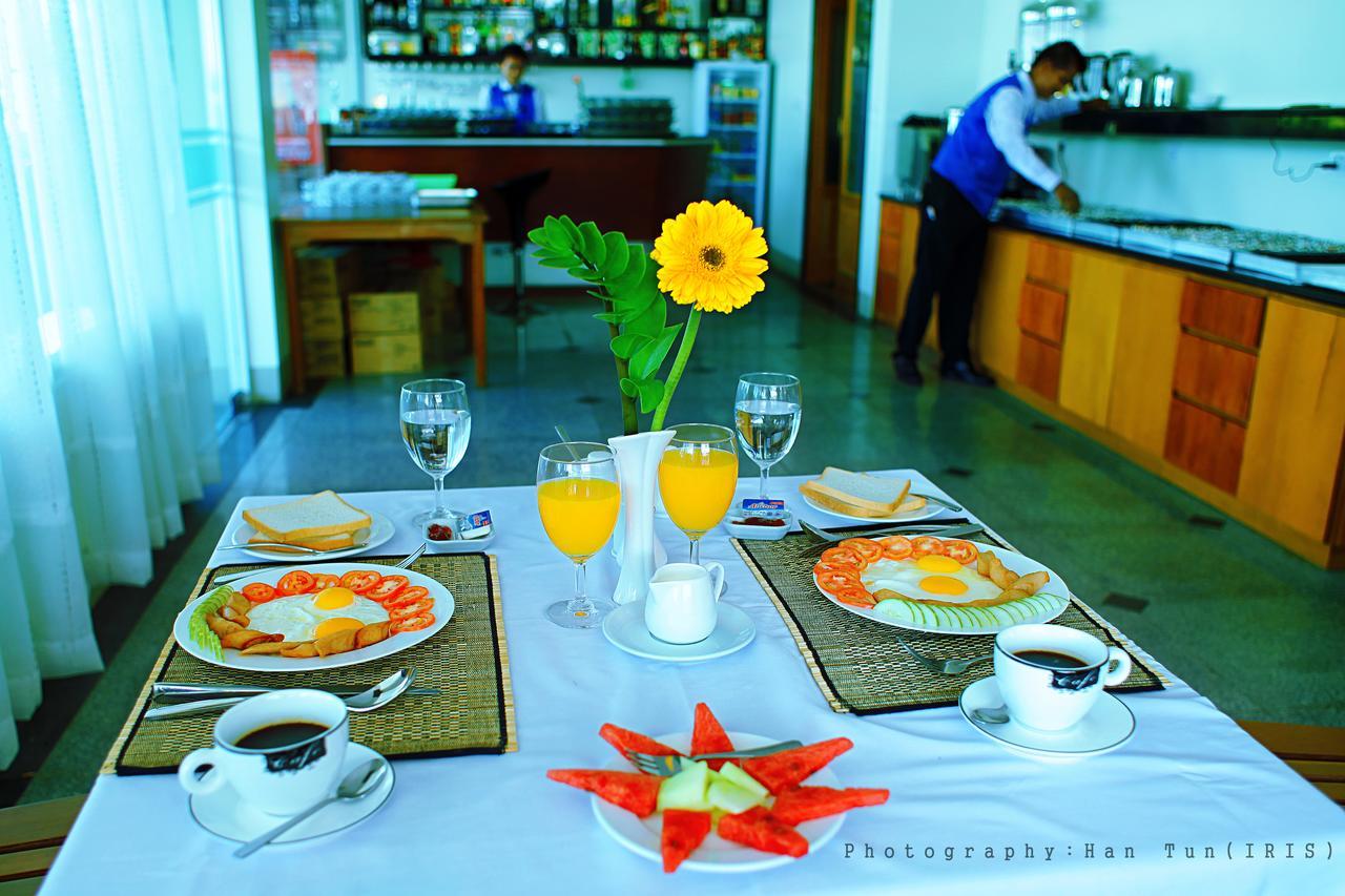 Ngwe Moe Hotel Mawlamyine Buitenkant foto