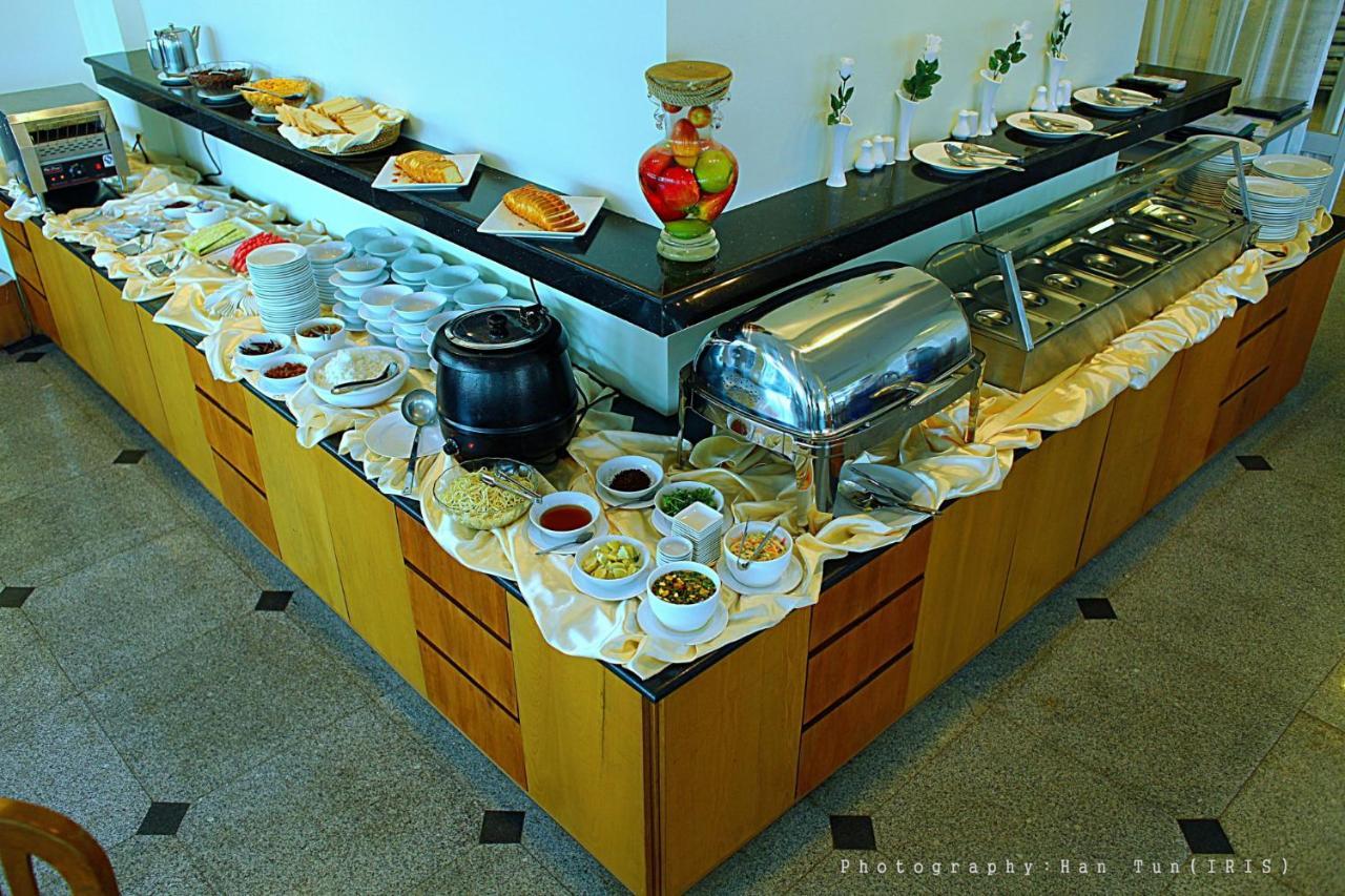 Ngwe Moe Hotel Mawlamyine Buitenkant foto