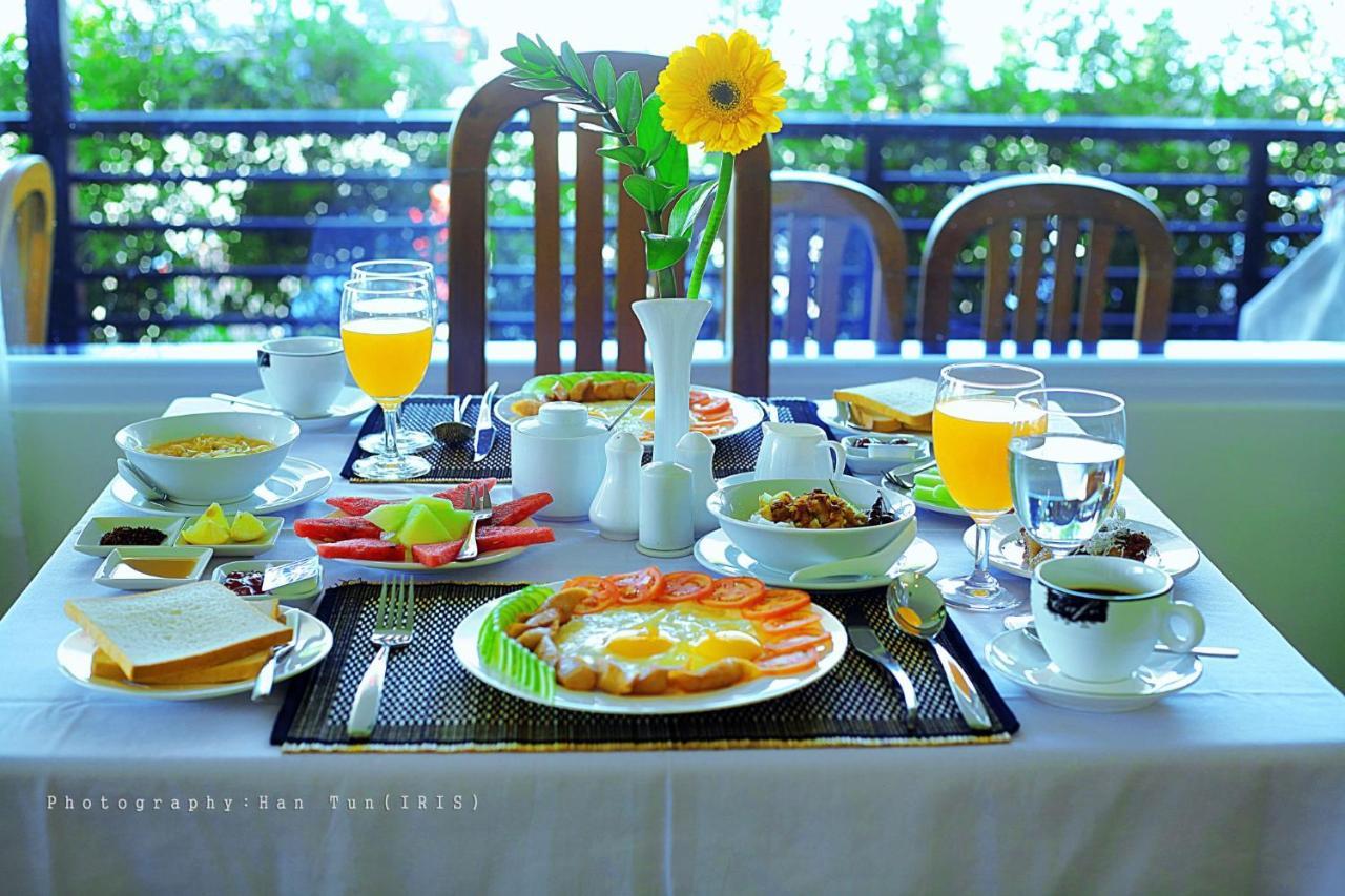Ngwe Moe Hotel Mawlamyine Buitenkant foto