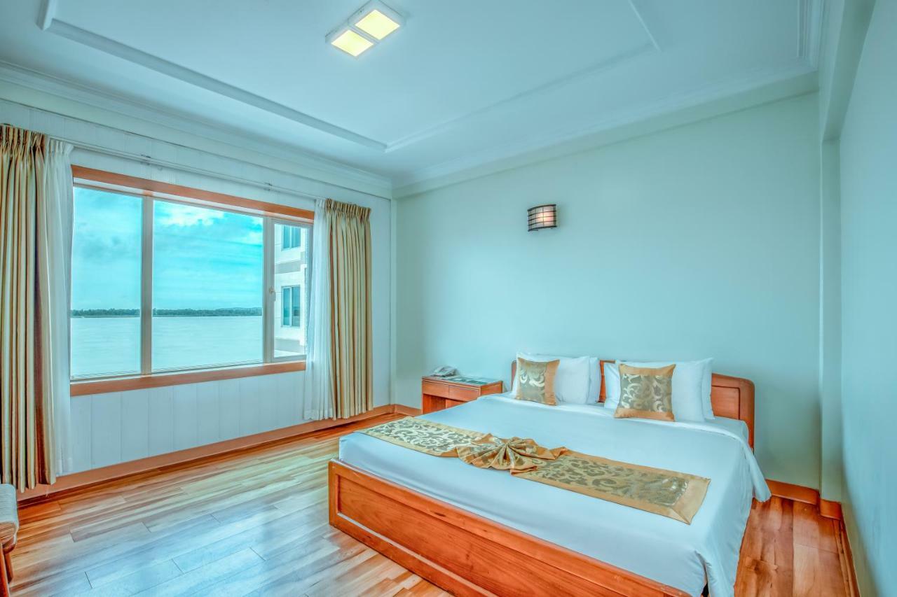 Ngwe Moe Hotel Mawlamyine Buitenkant foto