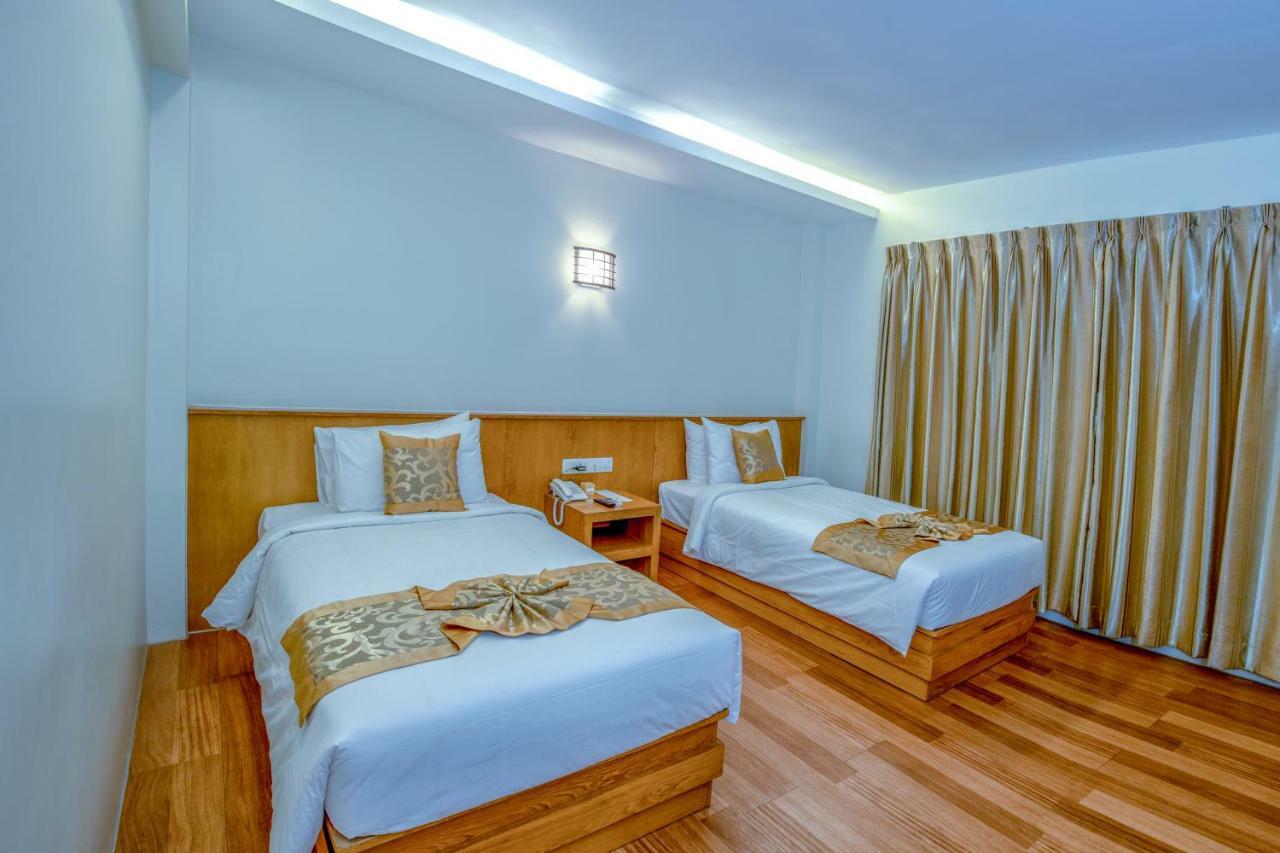 Ngwe Moe Hotel Mawlamyine Buitenkant foto