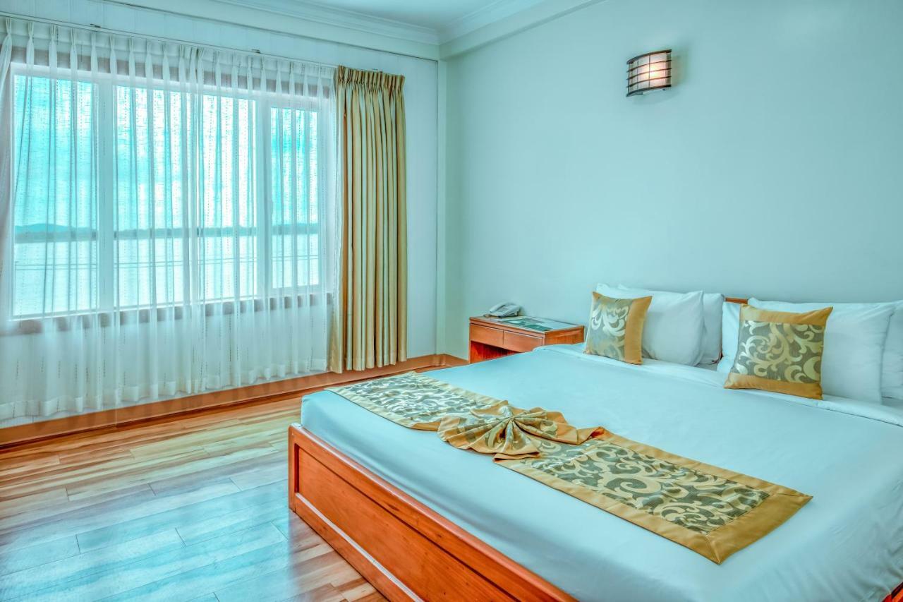 Ngwe Moe Hotel Mawlamyine Buitenkant foto