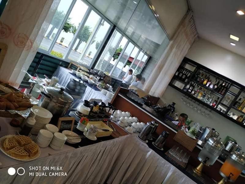 Ngwe Moe Hotel Mawlamyine Buitenkant foto